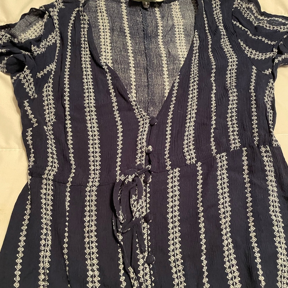 Lulus size small navy maxi dress with high slit and tied sleeves
